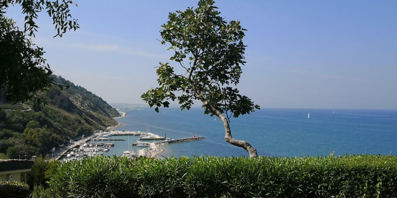 Residence Baia Vallugola Castel di Mezzo Exterior photo